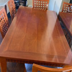 Kitchen Table And 6 Chairs 