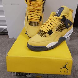 Jordan 4 Retro Lightning Size 10M
