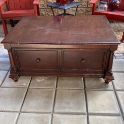 Center/ Coffee Table 