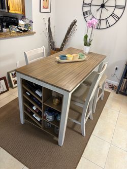 Like New - Table and 4 Chairs with Wine Holder