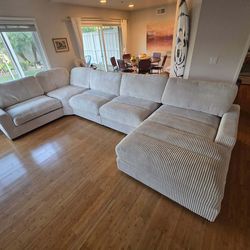 New Large Modular Sectional Couch! Very Comfy! Free Delivery 🚚!