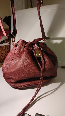 JUST FAB BURGANDY LEATHER HOBO BAD