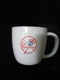 YANKEES MUG