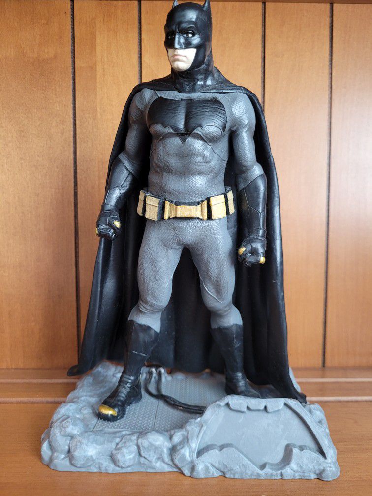 Batman v Superman Dawn of Justice Figurine LH1701 DC Comics and Warner Bros. Action figure