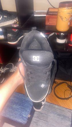 DC skate shoes size 9