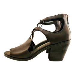 EILEEN FISHER Leather Sandals (8M)