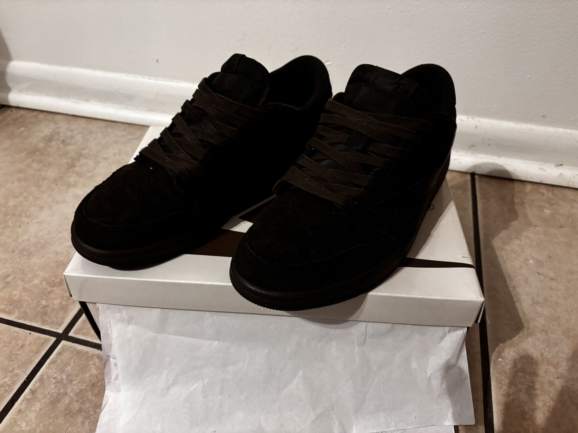 Travis Scott Jordan 1 Low 8.5 100% Authentic