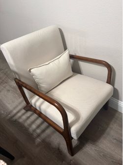 Accent chairs