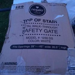New Regalo Baby Gate ($50 Retail) selling for $25