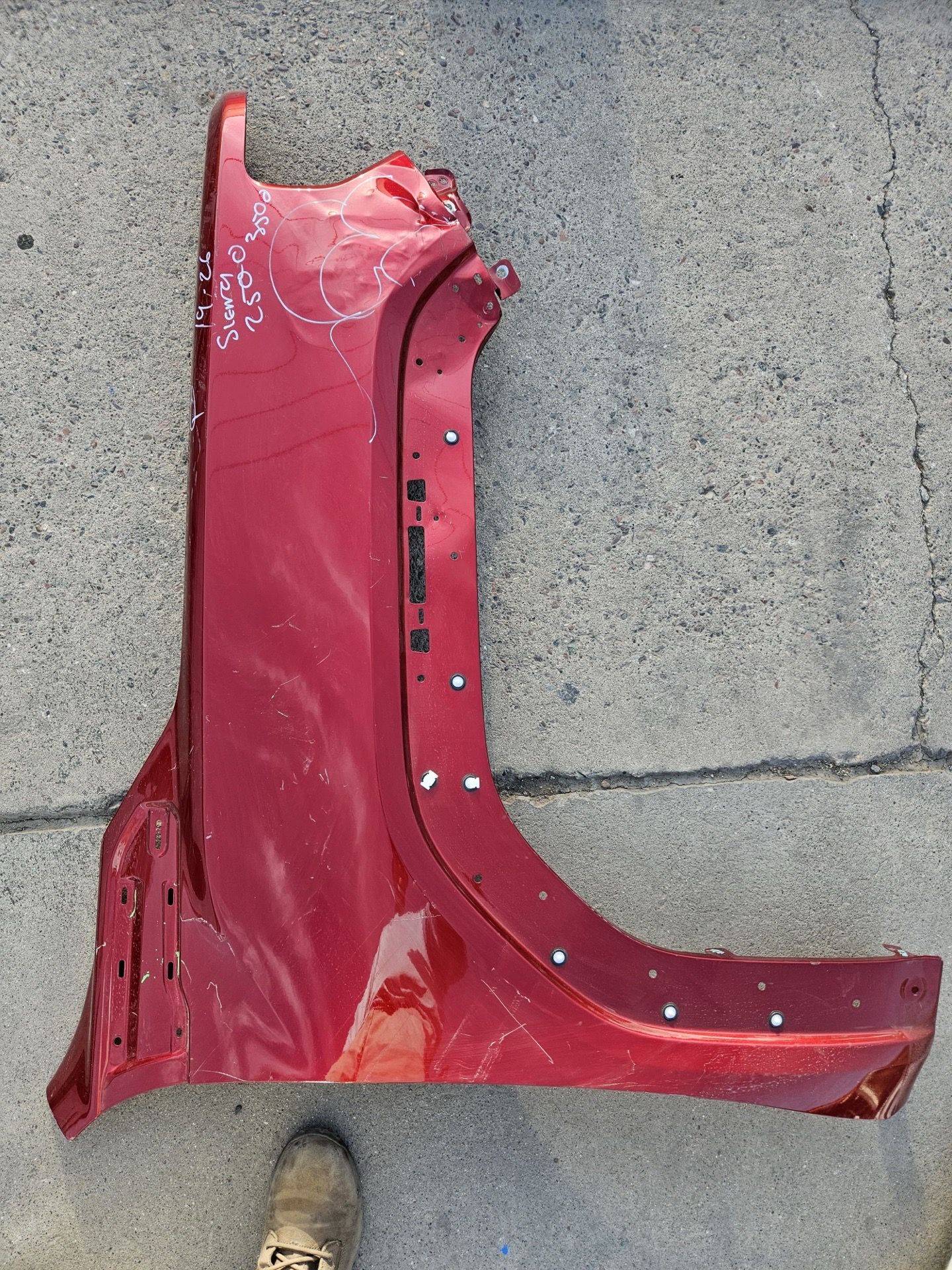 Gmc Sierra 2500 right fender Oem