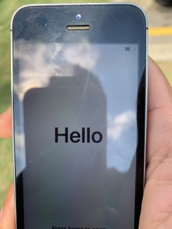 I Phone SE (ICloud Unlocked)