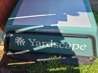 LEER 100R Fiberglass Truck Cap / Camper Shell – Approx. 6'