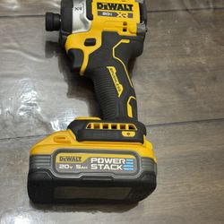 DEWALT XR 20v CORDLESS BRUSHLESS IMPACT DRIVER WITH POWER STACK BATTERY