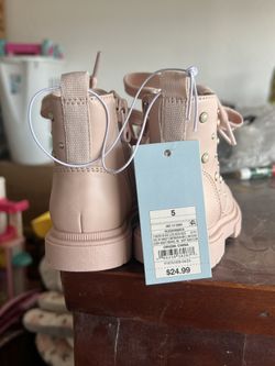 Toddler 5 Cat and jack boots 