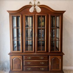 Antique China Cabinet – Solid Wood – Excellent Condition 