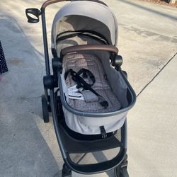 Great Clean Condition Stroller With Bassinet