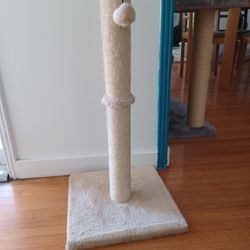 Cat scratching post