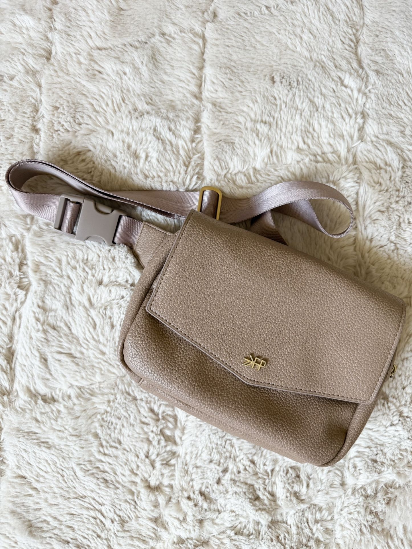 FRESHLY PICKED CROSSBODY BAG