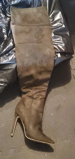 Knee High Brown Boots!! 