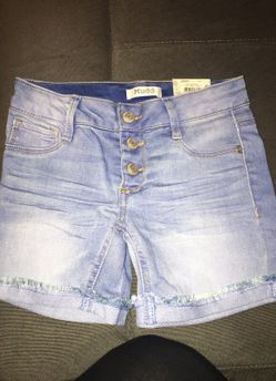 Girls size 7 Mudd midi shorts mid rise