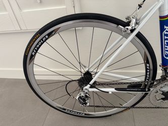 Reynolds Alta MV Campagnolo Wheels