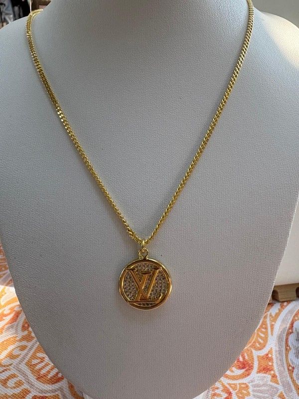 Gold Luxe Medallion Necklace Stamped