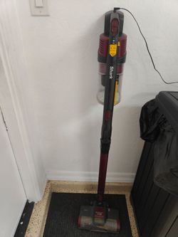 Shark cordless vacuum cleaner