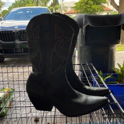 Cowgirl Boots Size 8