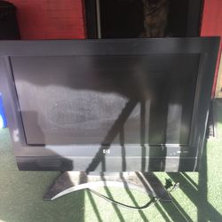 High Definition LCD 32” Television