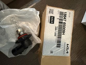Brand New Genuine Kia OEM Headlight Bulb