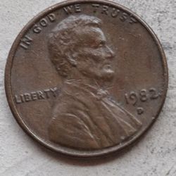1982 D Lincoln Memorial Copper Penny Large Date 3.1g Date Letter++++#3