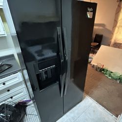 Whirl Pool Refrigerator (Had For 3 Years) But Im Moving