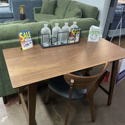 Desk And Chair 