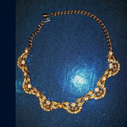 Beautiful Vintage Flower Choker Necklace