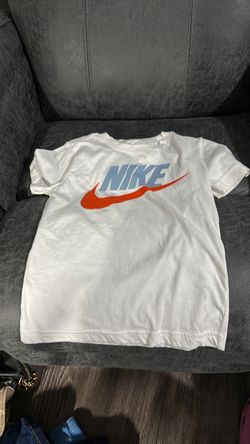 Nike boys t-shirt white boys size 4