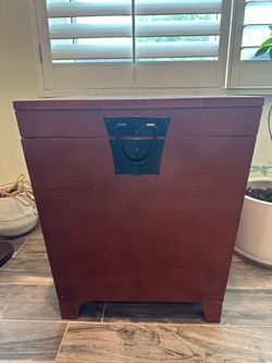 Side Table / Storage Chest