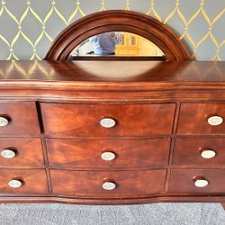 DRESSER W ROUND MIRROR: 2 NIGHT STANDS