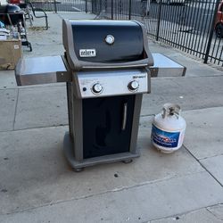 Weber Bbq Grill. Asador Weber Para Usarse Con Gas Propane 