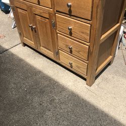 dresser/desk