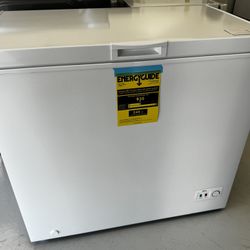 NEW IN BOX! Avanti 7cu ft Chest Freezer