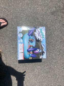Peacock sprayer pool