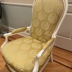 Elegant Accent Chair & Ottoman – Classic French Style Louis XV, smoke and pet free environment