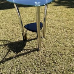 Set Of 2 End Tables 