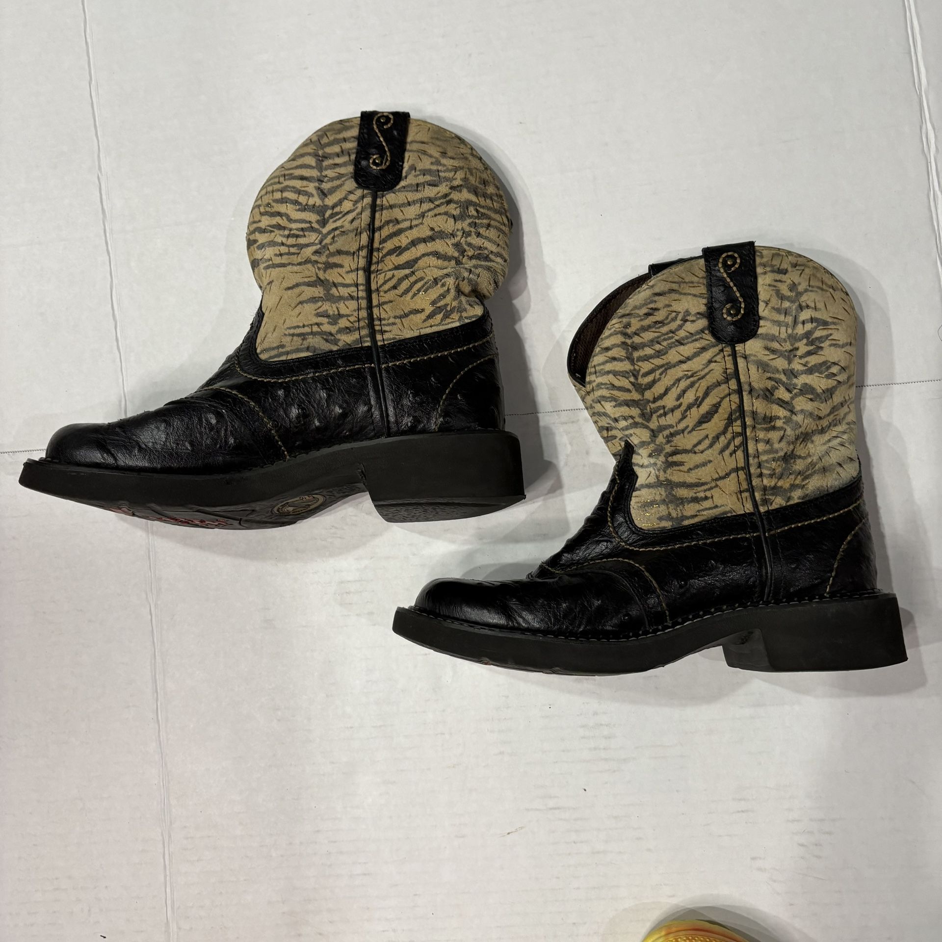Justin Boots Ostrich /zebra Print Size 7