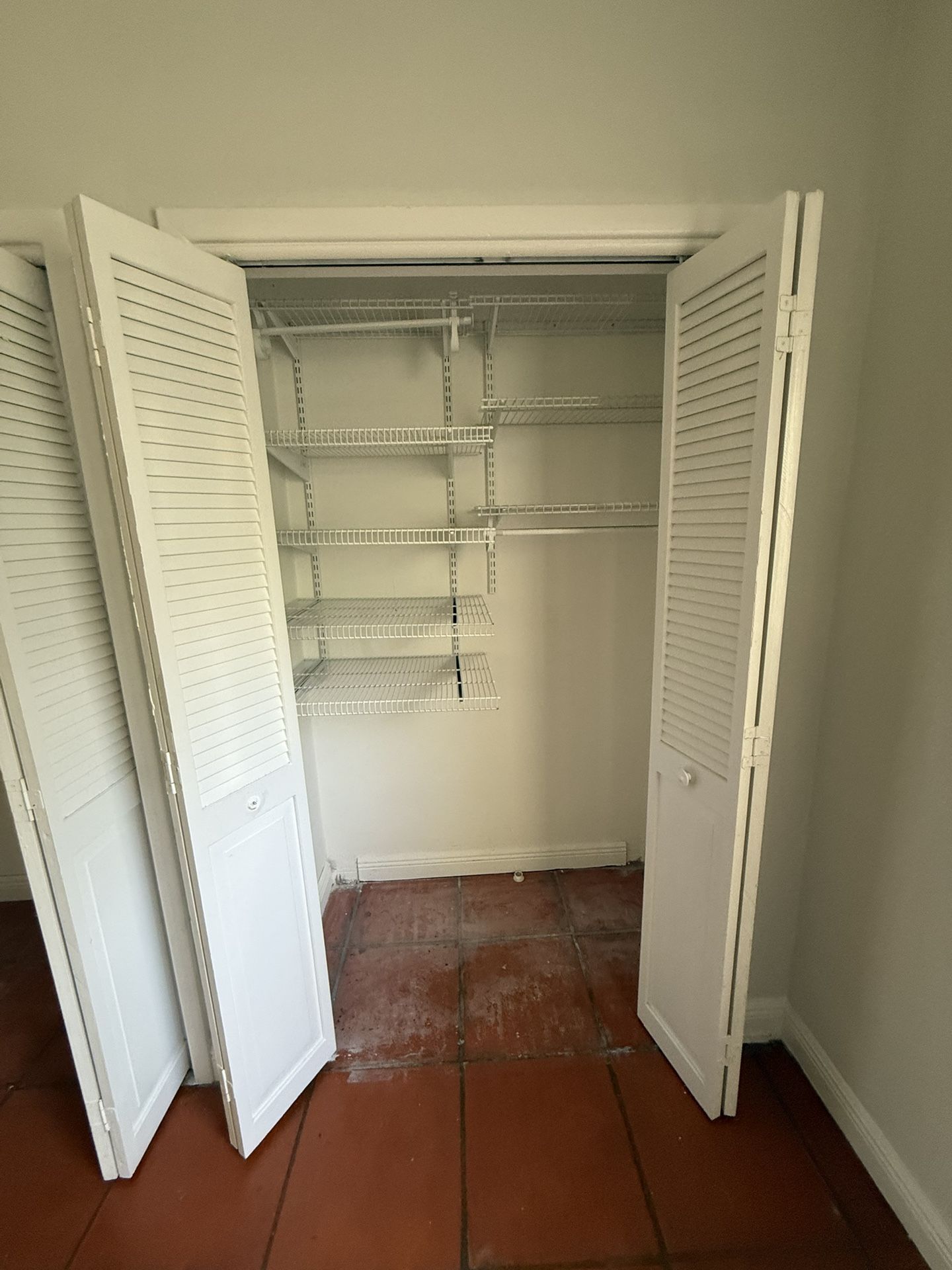 Closet, Doors, Closet hangers
