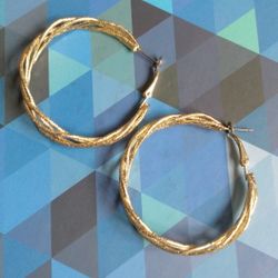 BRAND NEW IN PACKAGE LADIES GIRLS OPEN STATEMENT BIG GOLD HOOP PIERCED EARRINGS 