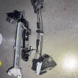 2025 Honda  Crv Door From Passanger Side..  Parts Motor Etc