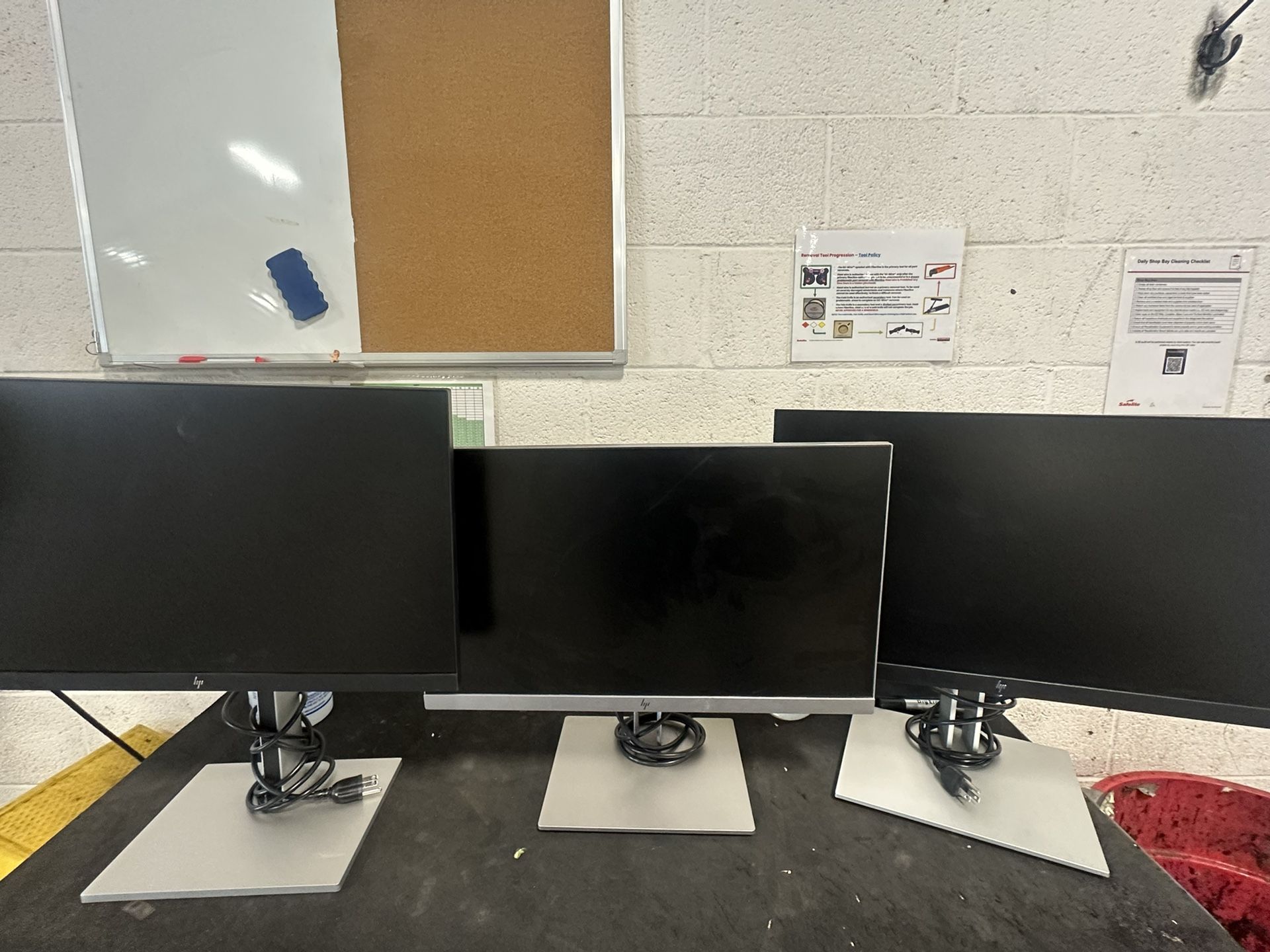 Hp 17’ Monitors 