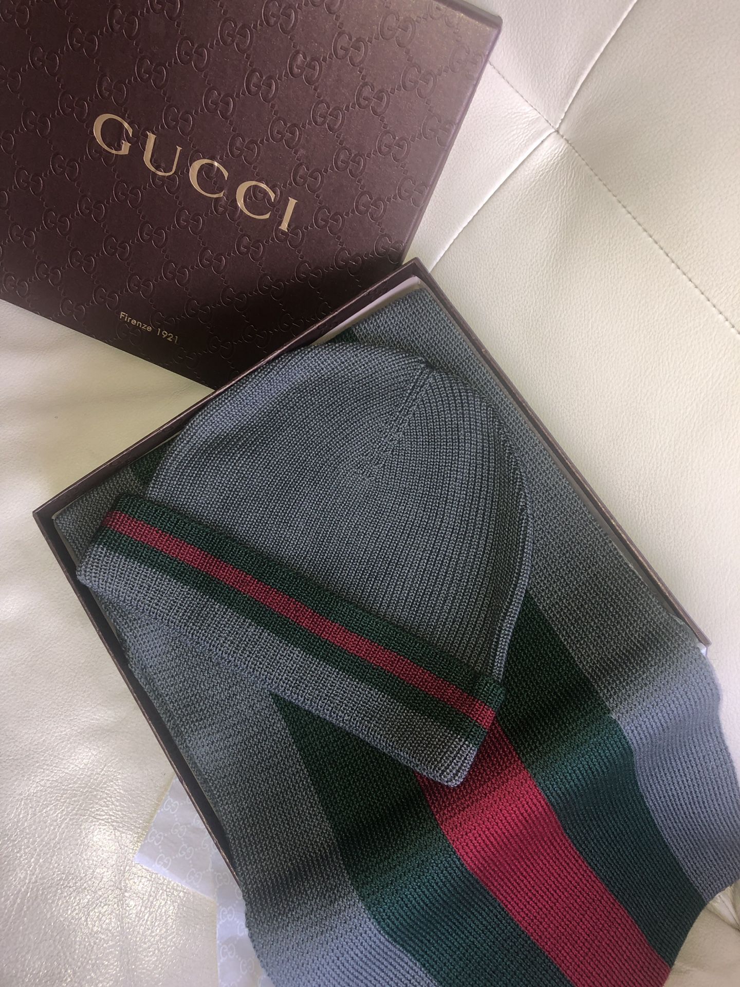 Gucci hat and scarf set