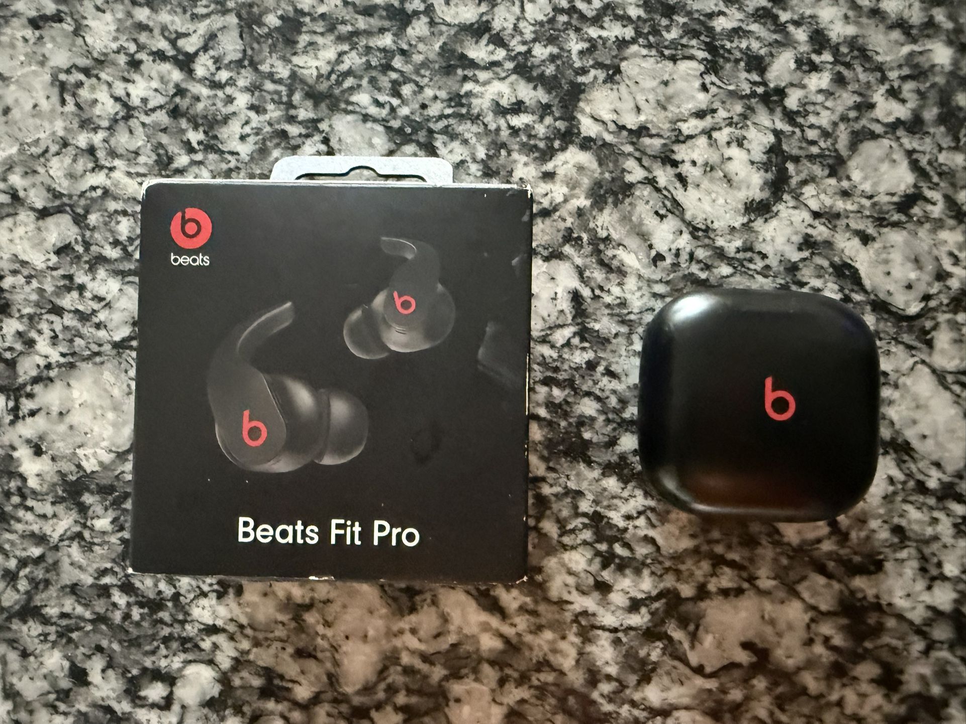 Beats By Dre Fit Pro Case (With broken Right Headphone)